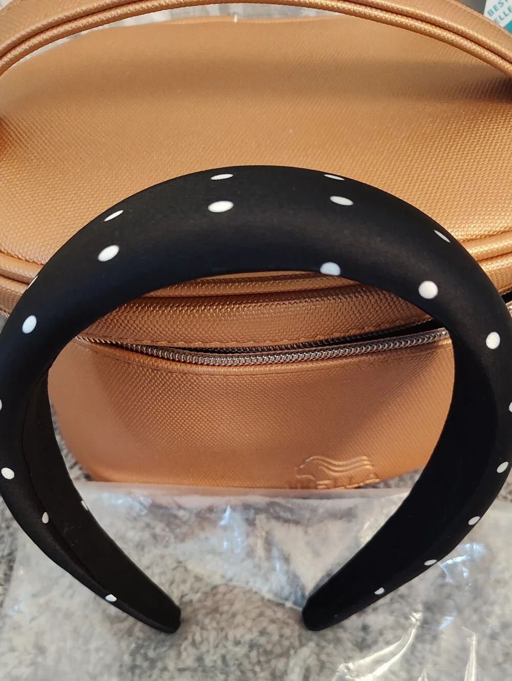 Bundle of 12 Sephora Samples, White Fox Headband and Wella Cosmetic Case - Picture 3 of 7